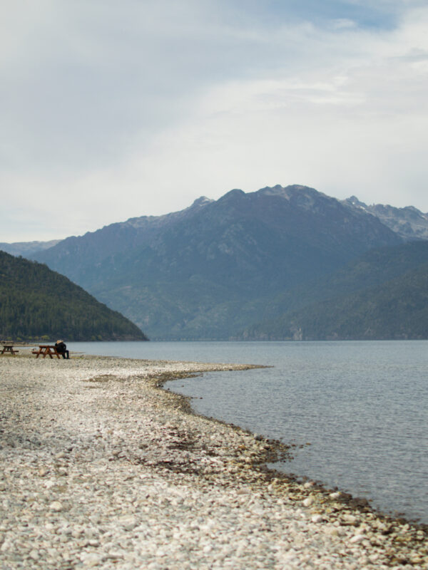 El Bolsón y Lago Puelo: ruta escénica, cultura artesanal y naturaleza viva - Imagen 4